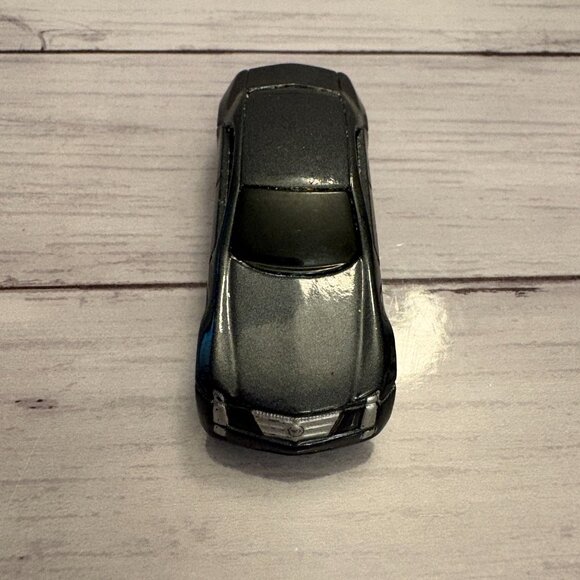 Maisto 2003 Silver Cadillac Sixteen Concept Car Diecast (SKU: 229TO) - Picture 3 of 5